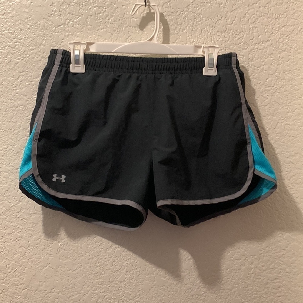 Under Armour Heatgear workout shorts medium - Picture 3 of 8